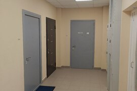 Продается 2к квартира с кухней-гостин...