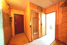 Продам 2 комн. кв. под ремонт