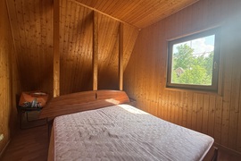 Дом у реки Снегирёвки  в Манихино.