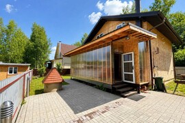 Продается просторный 5-комнатный дом, готовый к круглогодичному проживанию, в экологически чистом районе г. Истра (дер. Бабкино, ул. Алексеевская, 13А).