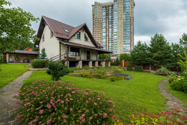 Истра, улица Весенняя, 1
